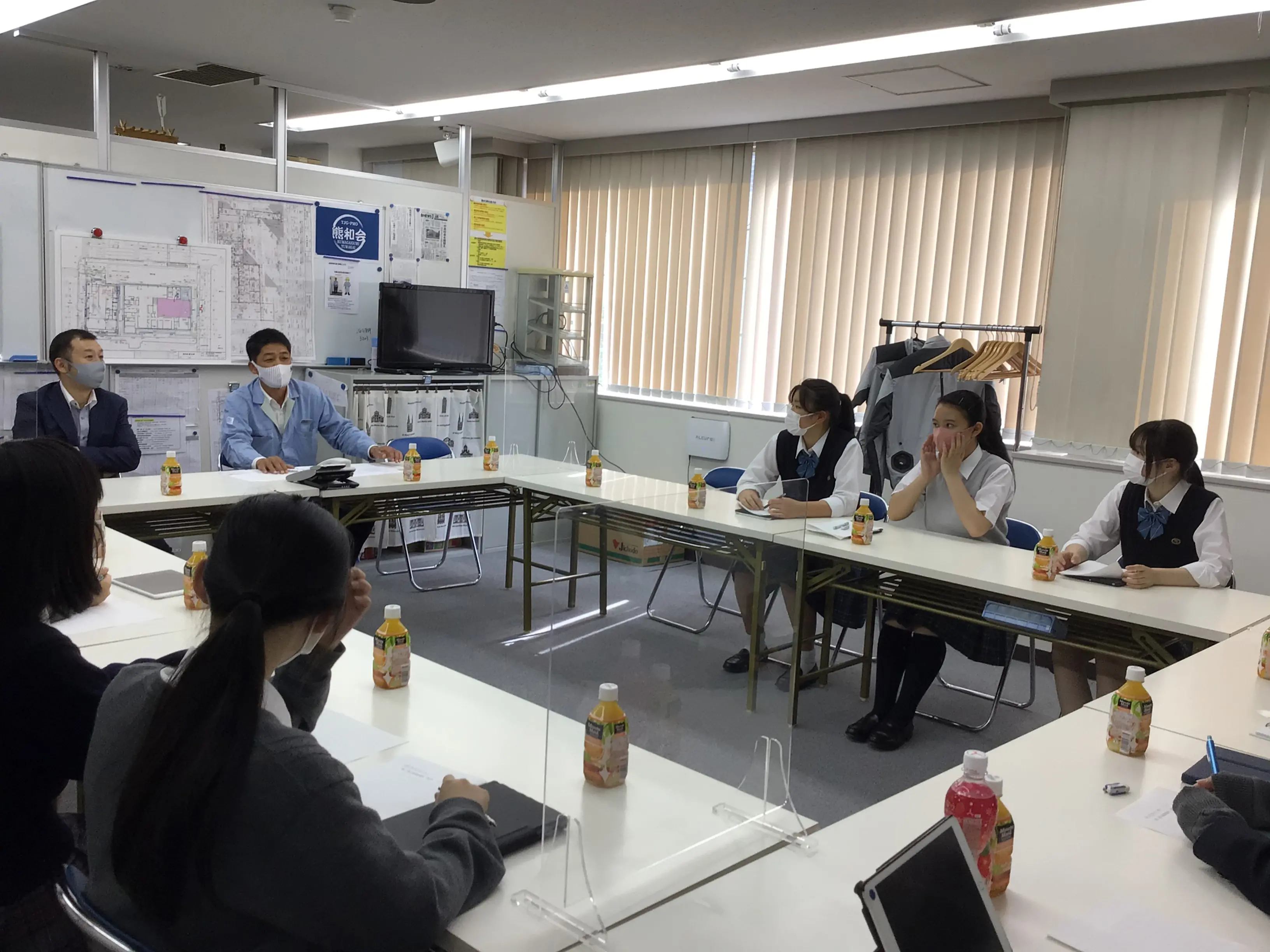 東京女子学園で特別授業を実施しています
