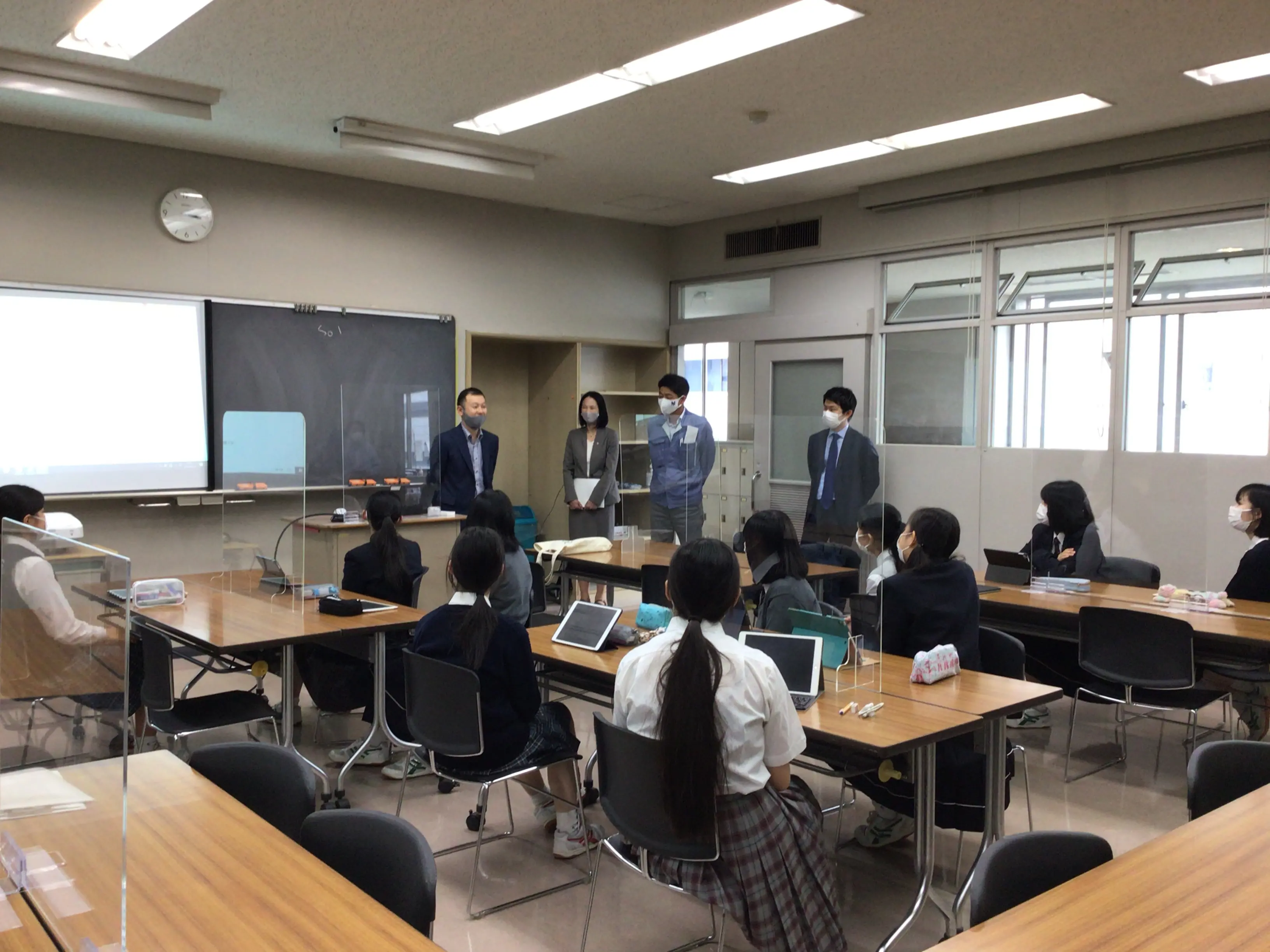 東京女子学園で特別授業を実施しています