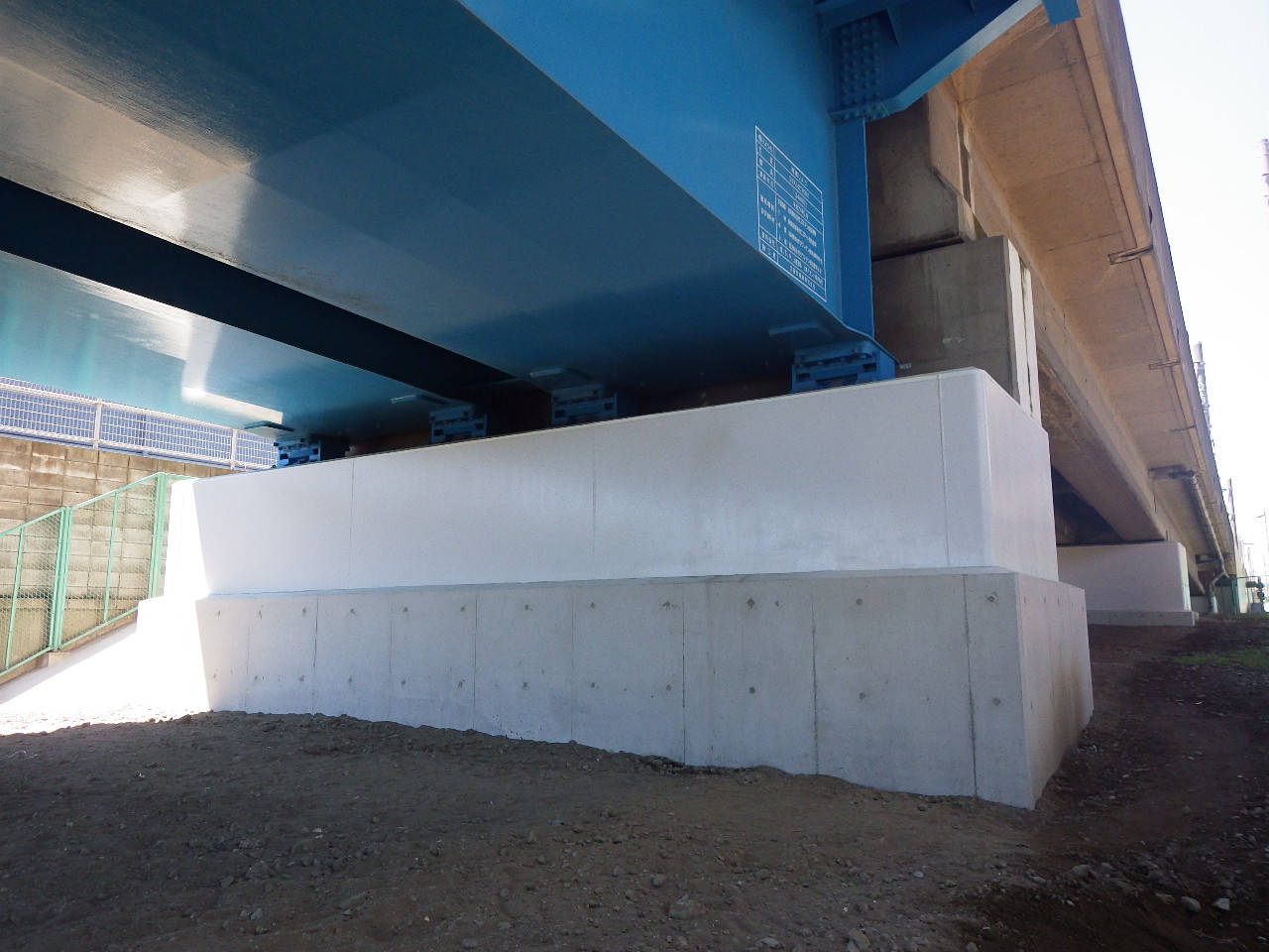 Elevated Bridge Pillar Antiseismic Reinforcement Work Near Yurakucho Line Shinkiba Station3