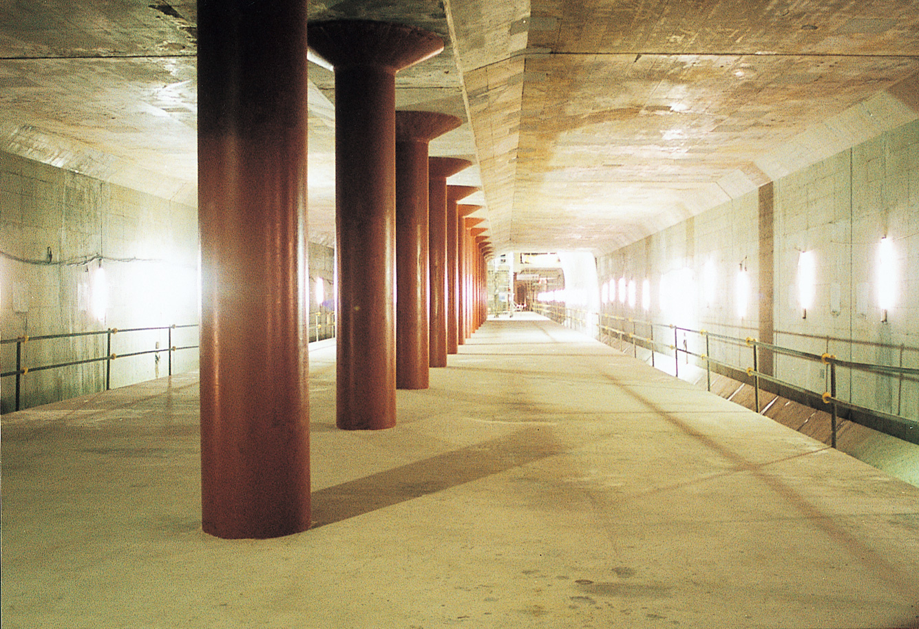 Minatomirai Line, Motomachi-Chukagai Station 1