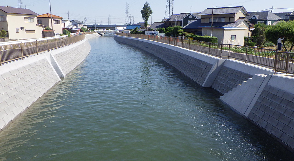 Renovation work for the Komaki Higashitanaka section of the Shinkizu irrigation canal (Part2) in the Shin-Nobi farmland disaster prevention project (Phase2)