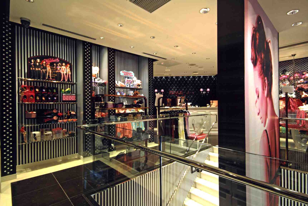 Shinjuku Takayama Land Center3