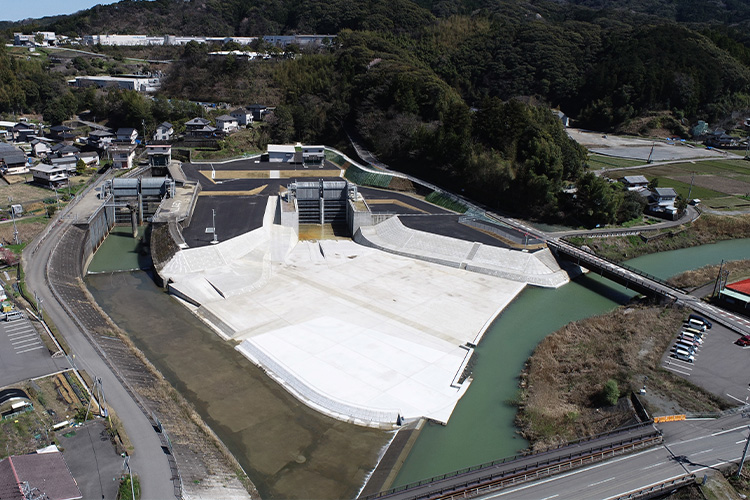 新日下川放水路工事
