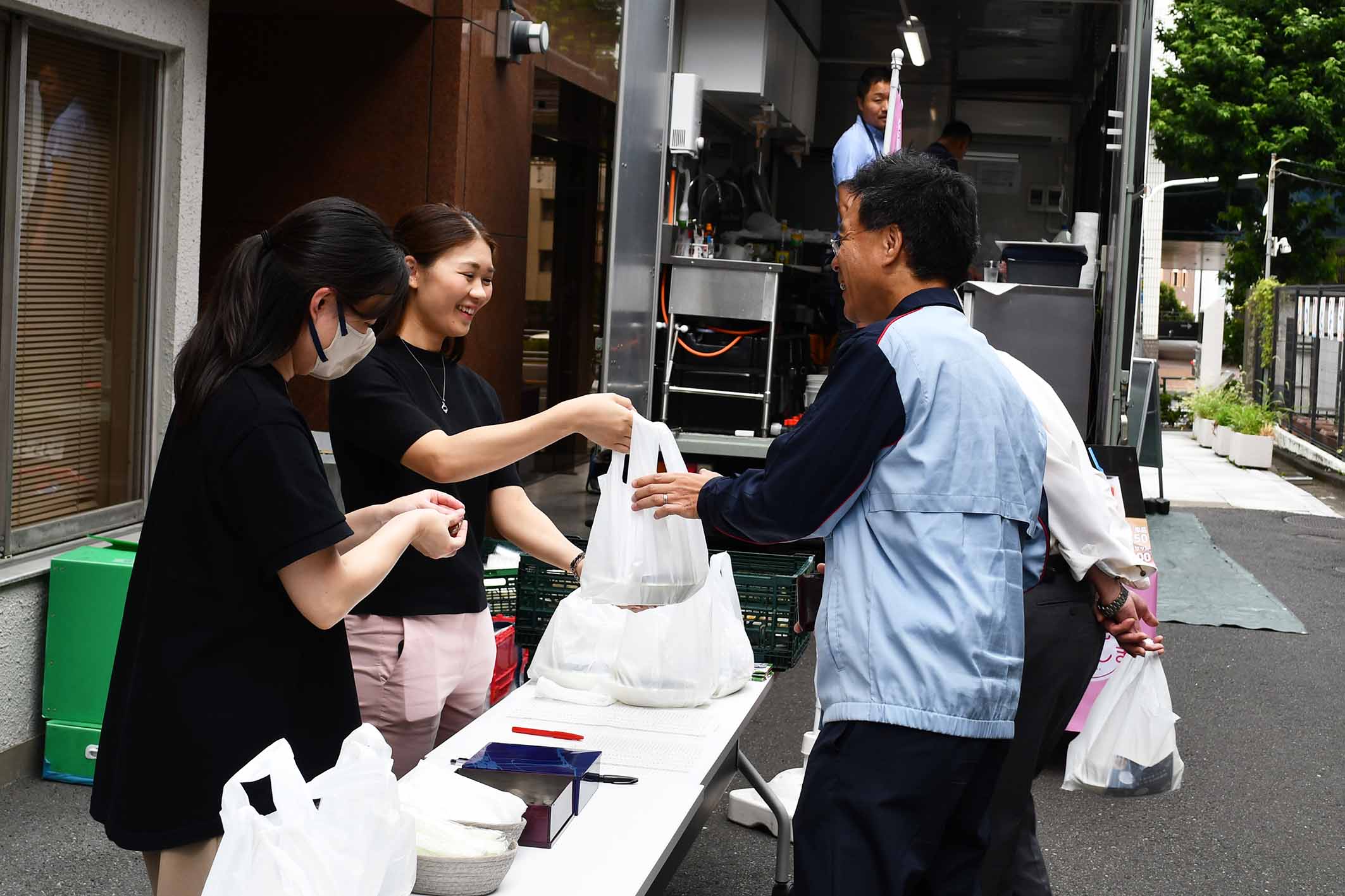 食べて復興支援!福島県産食材×エスニック料理のコラボキッチンカーイベントを実施しました!2