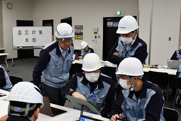 安否確認は訓練時間内での報告率100%を目指しています