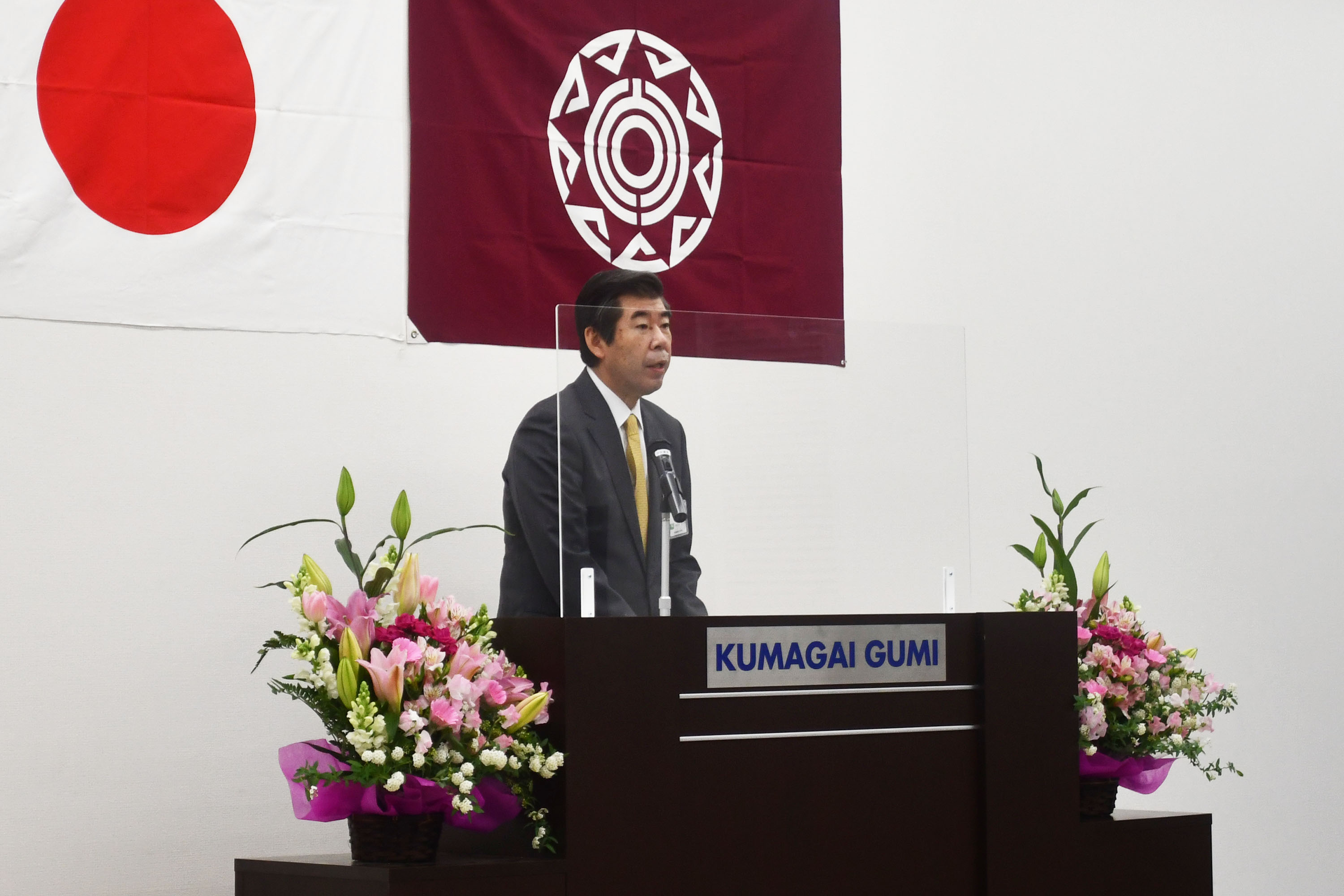 訓示を述べる櫻野社長
