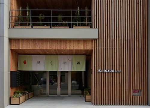 1Fエントランス（佐藤堂本店）