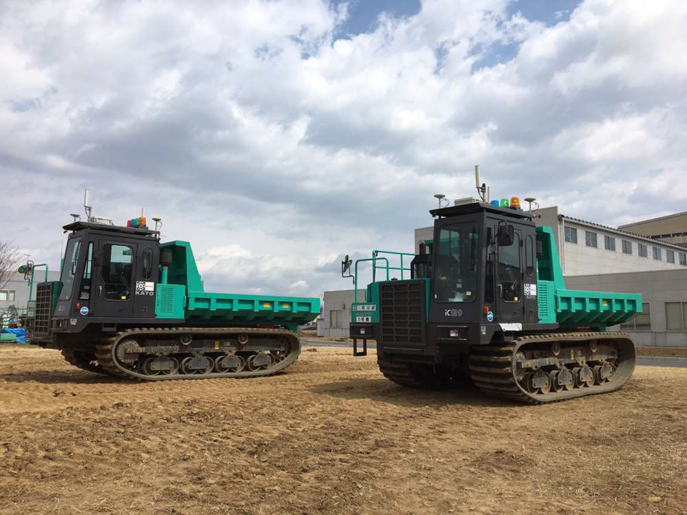 写真-1 建設機械（不整地運搬車）