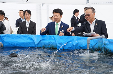 5/15（木）佐賀市 坂井英隆市長 ラボ視察時写真