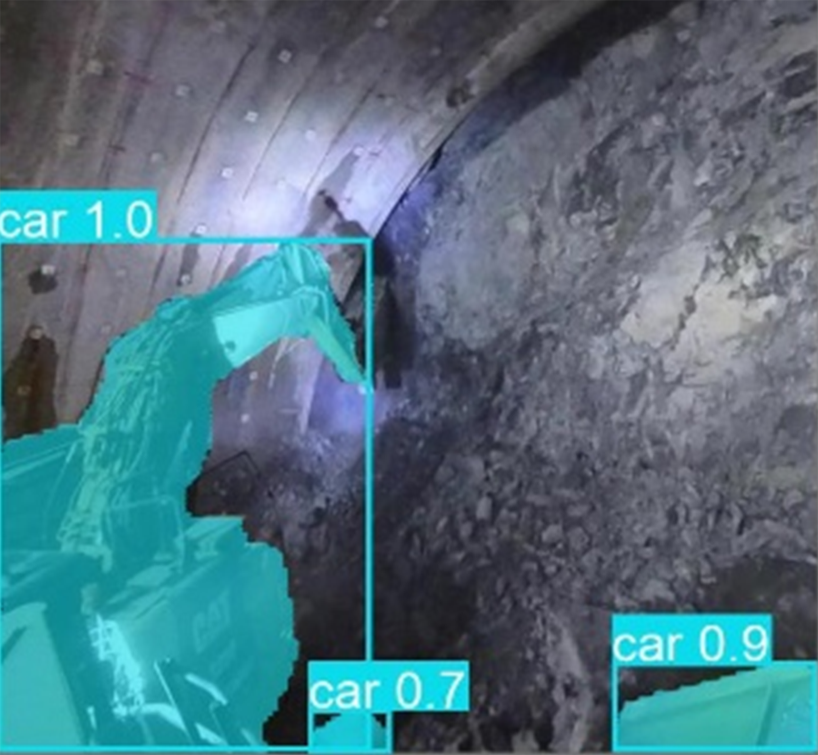 図4 深層学習を用いた重機の検出