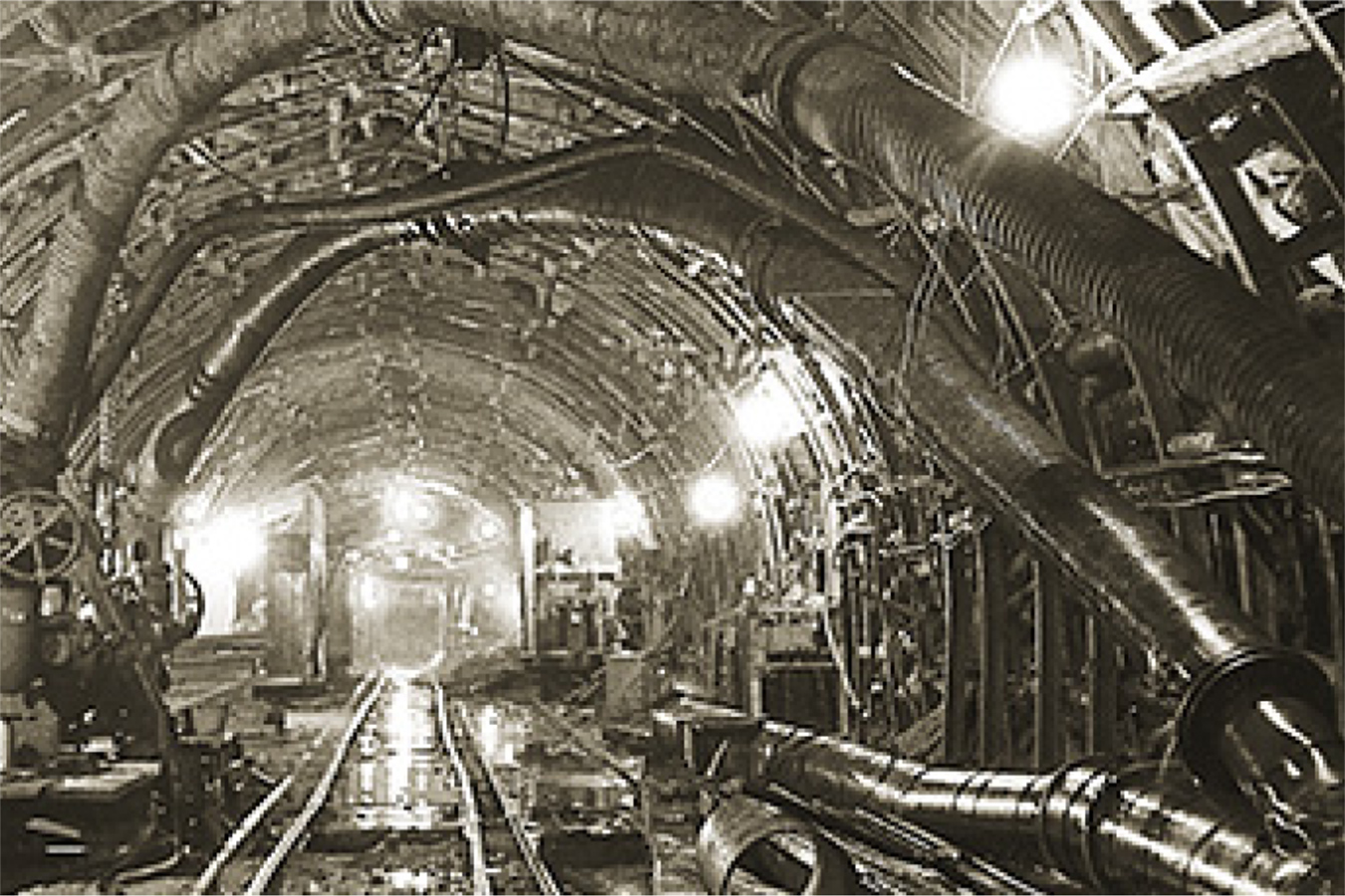 抜けないトンネルはない映画化までされた歴史的難工事、通称くろよん建設。