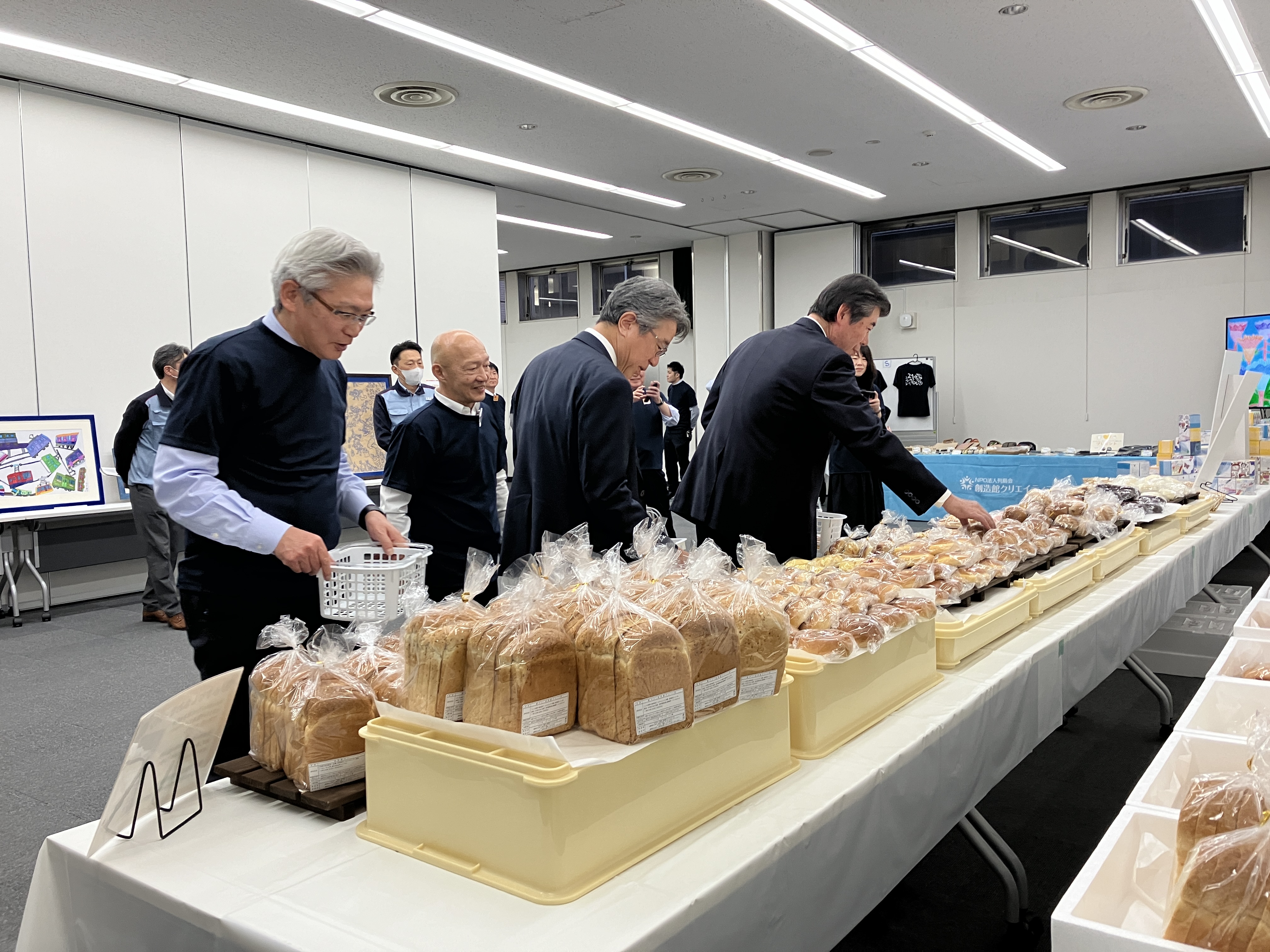 「障がい者アート・ARTPROJECT」の展示＆販売会