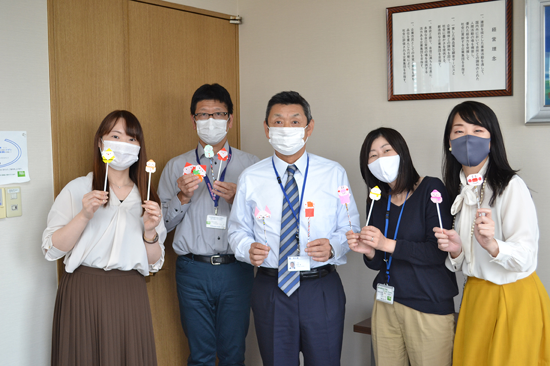 子育てひろば全国連絡協議会支援 子どもたちのおもちゃ作りの様子