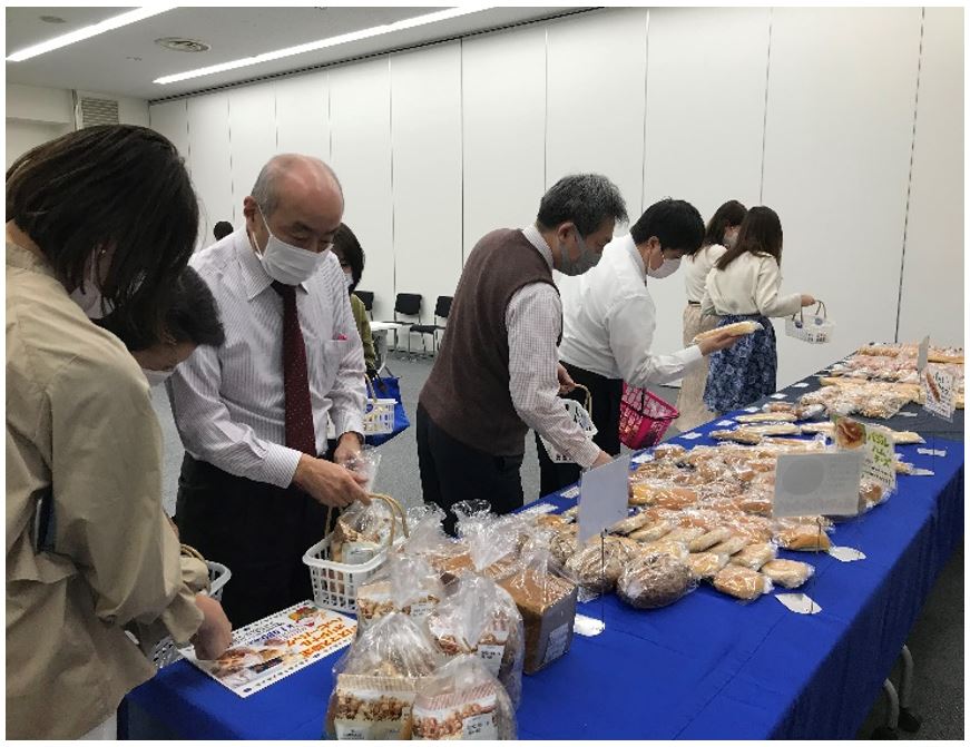 スワンベーカリーパン販売会の開催2