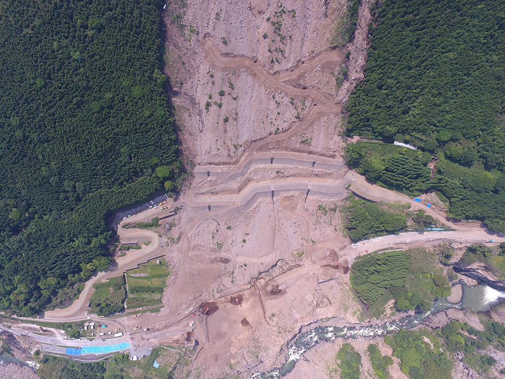 阿蘇大橋地区斜面防災対策工事3