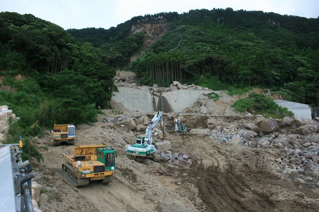災害関連緊急砂防工事1