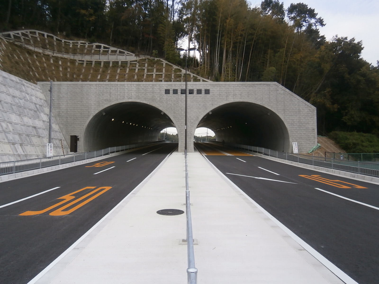 赤峰トンネル1
