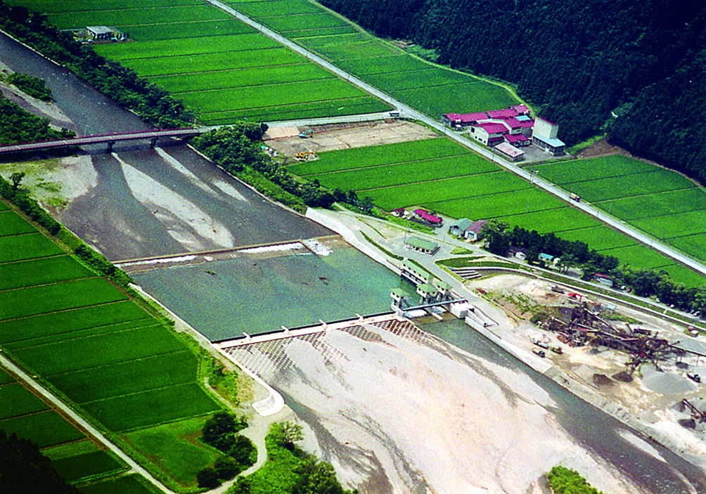 最上川北楯頭首工1