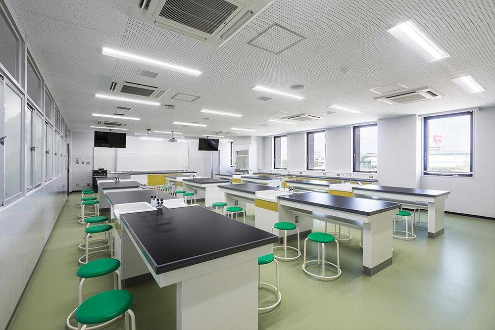 東大阪大学敬愛高等学校3