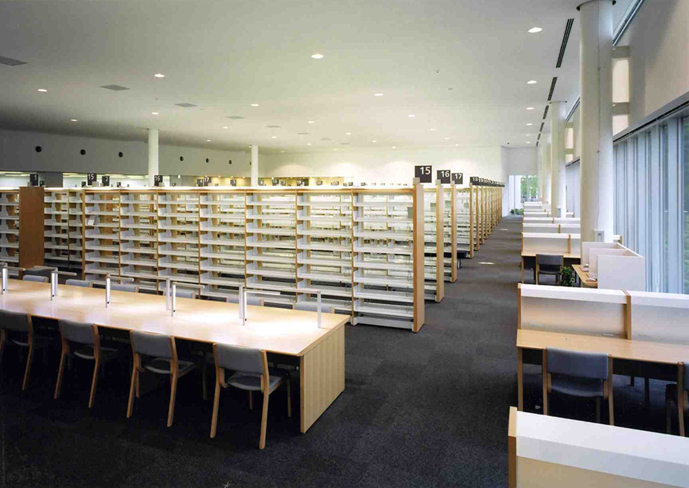 稲城市立中央図書館・城山体験学習館2
