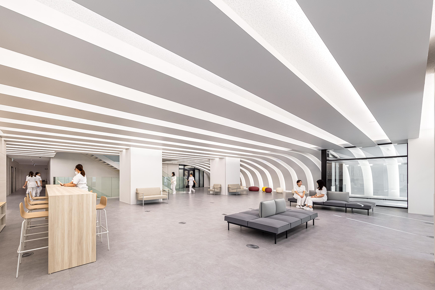 愛知学院大学末盛キャンパス 臨床教育研究棟･中央棟「月見坂テラス」02