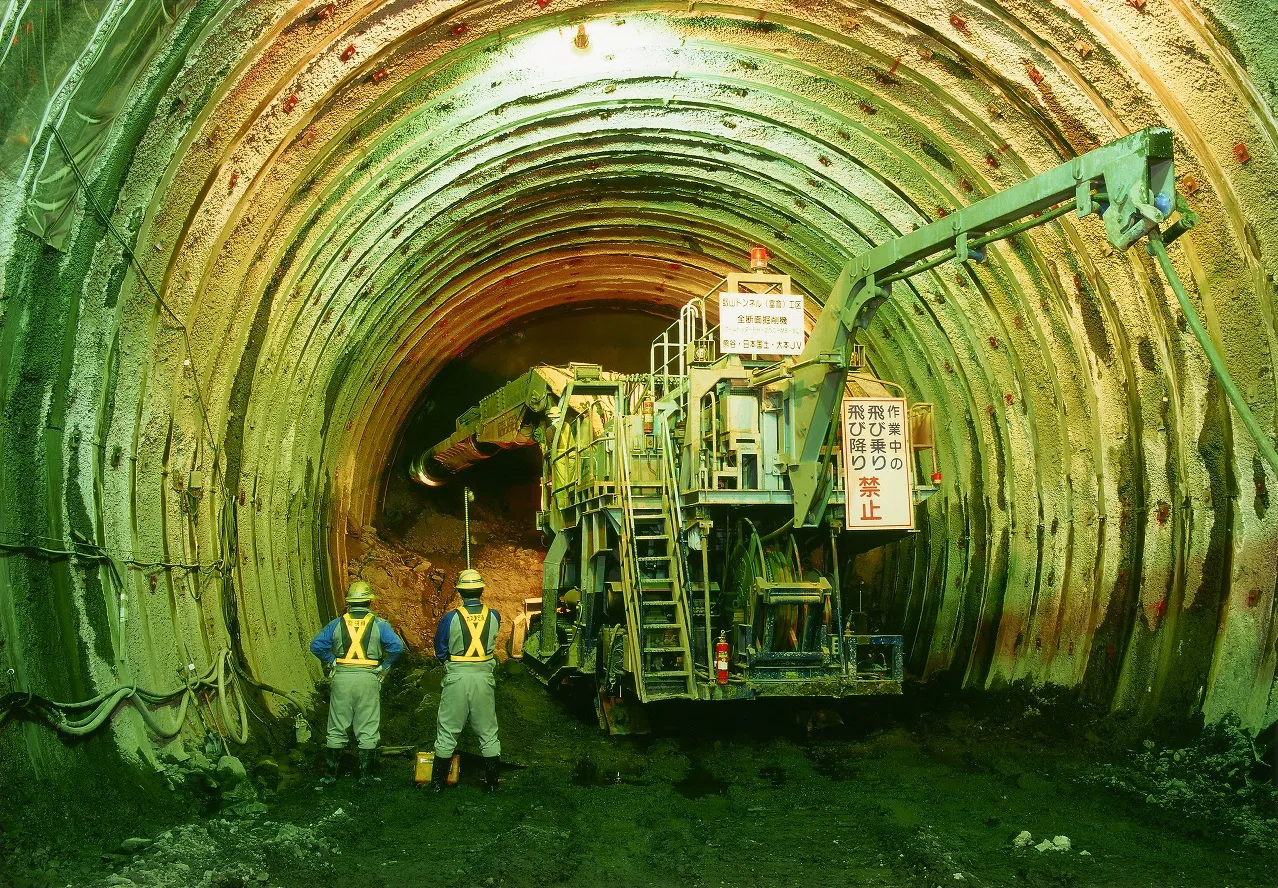 北陸新幹線 飯山トンネル―世紀の難工事、不可能を可能にした挑戦者たちの物語