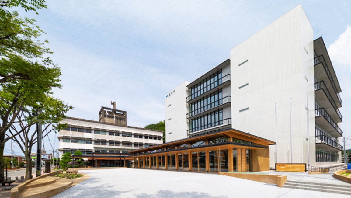 長門市役所本庁舎1